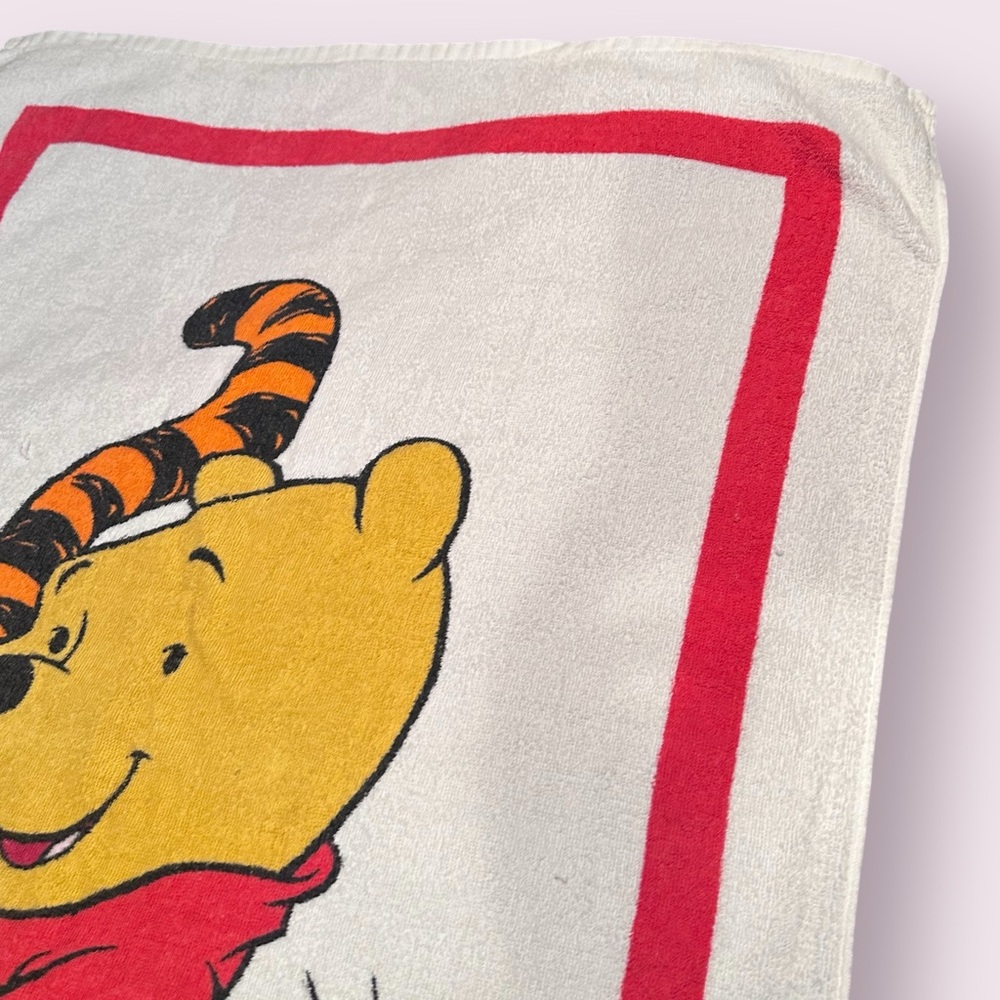 Disney White And Red Winnie the Pooh and Tigger Beach Towel 55" x 27" - Picture 8 of 10